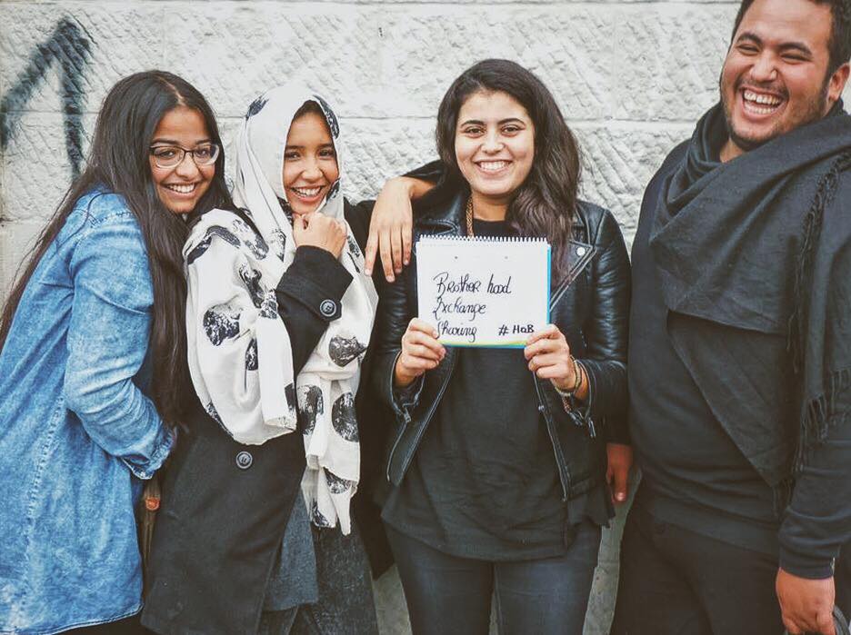 Meet the hilarious childhood friends Samy, Mona, Imane and Warda !